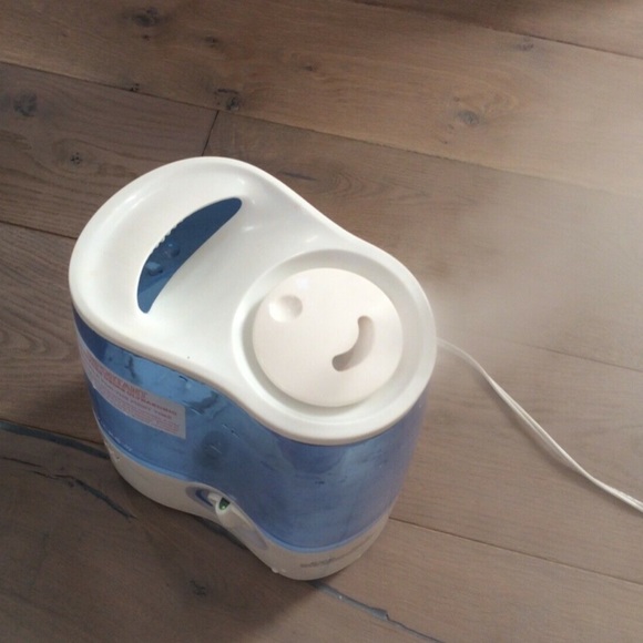 Vicks Ultra Quiet Cool Mist Humidifier White/Blue - Picture 13 of 13